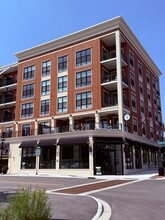 Building Photo - 464 Glenwood Ave