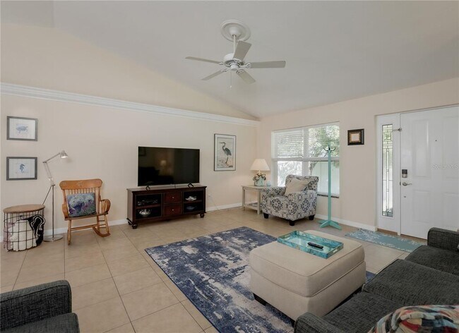 Foto del edificio - 1848 N Washington Ave