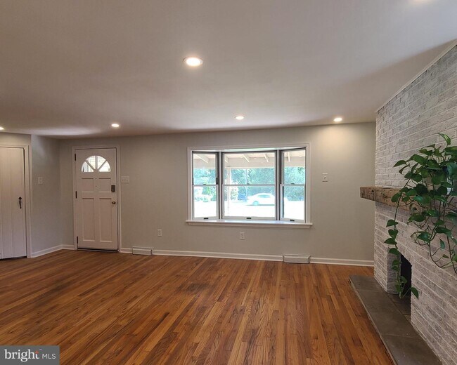 Building Photo - 126 S Limekiln Pike