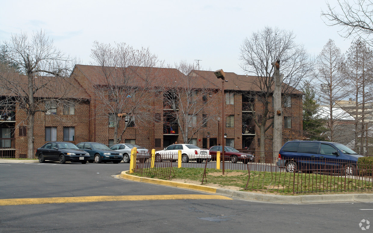 Building Photo - Corcoran House Apartments