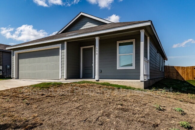 Building Photo - 830 Summit Ter