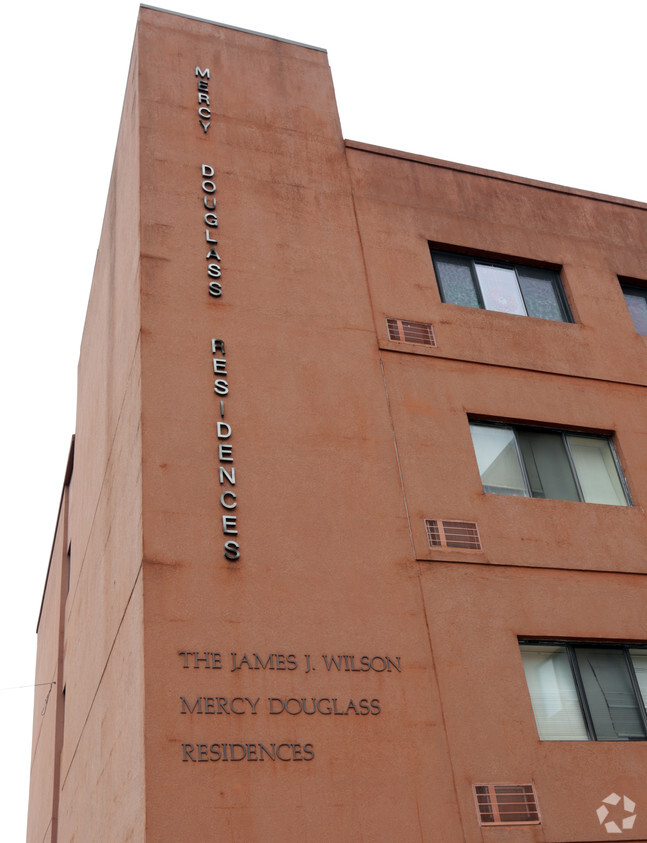 Foto del edificio - Mercy Douglass Residences