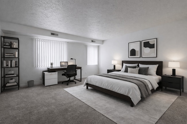 Building Photo - Carlyle Tower Apartments - Southfield, MI