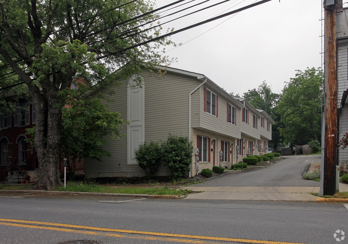 17 W Main St, Thurmont, MD 21788 Apartments in Thurmont, MD
