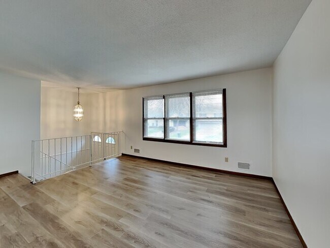 Foto del edificio - 8701 47th Ave N
