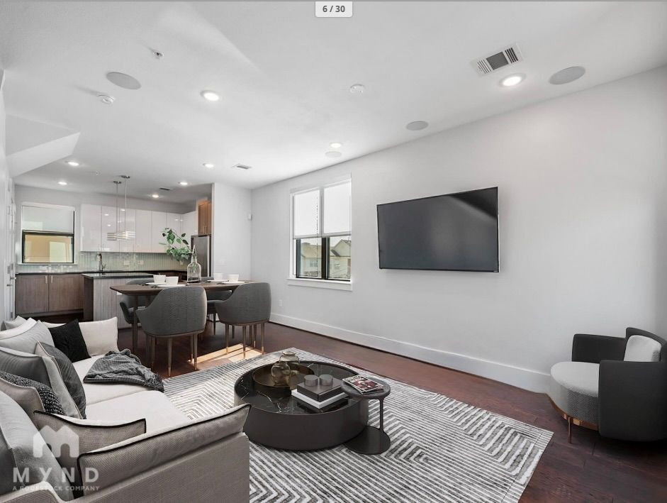 Foto principal - 2401 Crawford St