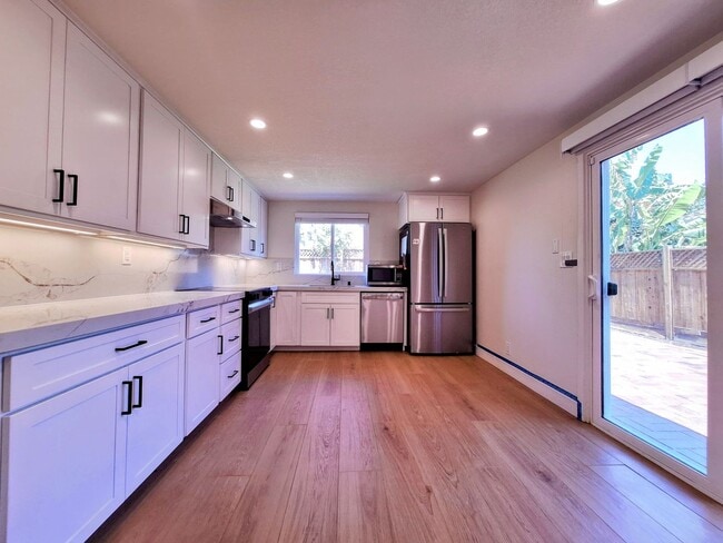 Building Photo - Beautifully Remodeled 3bd Single Story House: Everything Brand New!