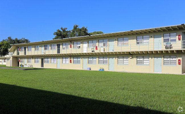 Building Photo - Kingswood Apartments
