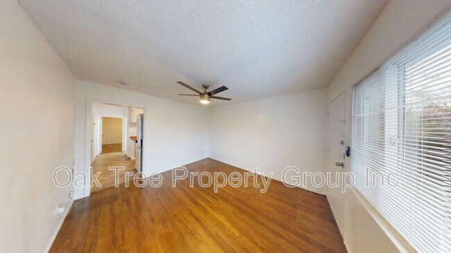 Foto del edificio - 1648 Russell St