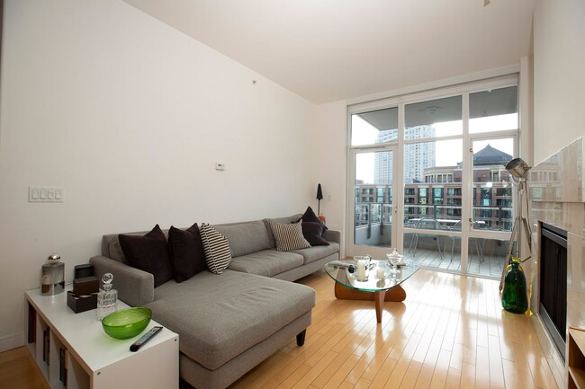 Foto del edificio - Furnished condo in the heart of San Diego ...