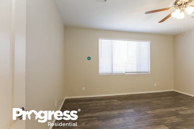 Building Photo - 3421 S 73rd Dr