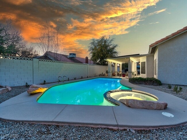 Building Photo - 7641 Descanso Ln