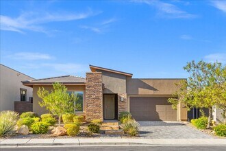 Building Photo - 10348 Bressana Dr