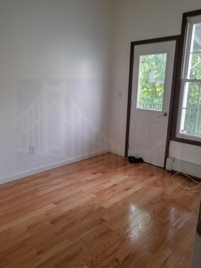 Foto del edificio - 719 E 219th St