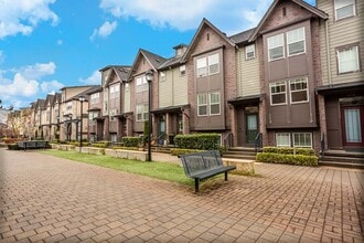 Building Photo - 1371 Brooklyn Walk NE
