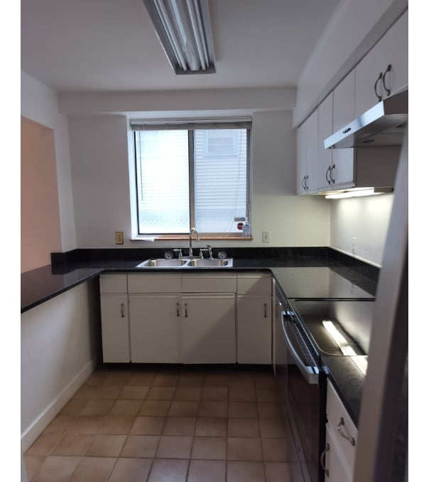 Building Photo - 332 Franklin St