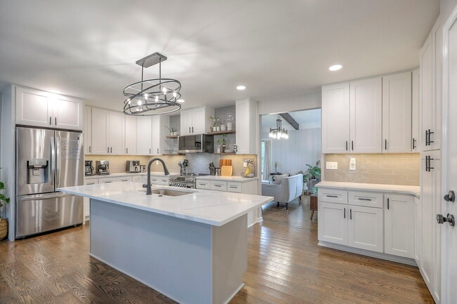 Building Photo - 7617 Windsor St