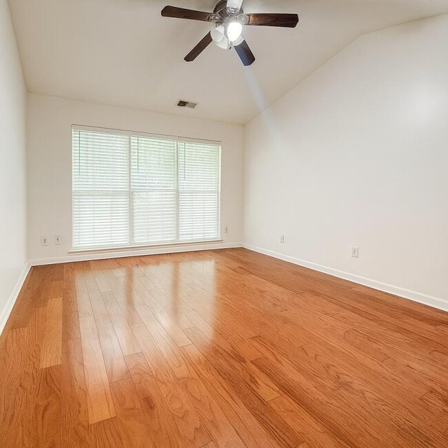 Foto del edificio - 1444 Rumstone Ln