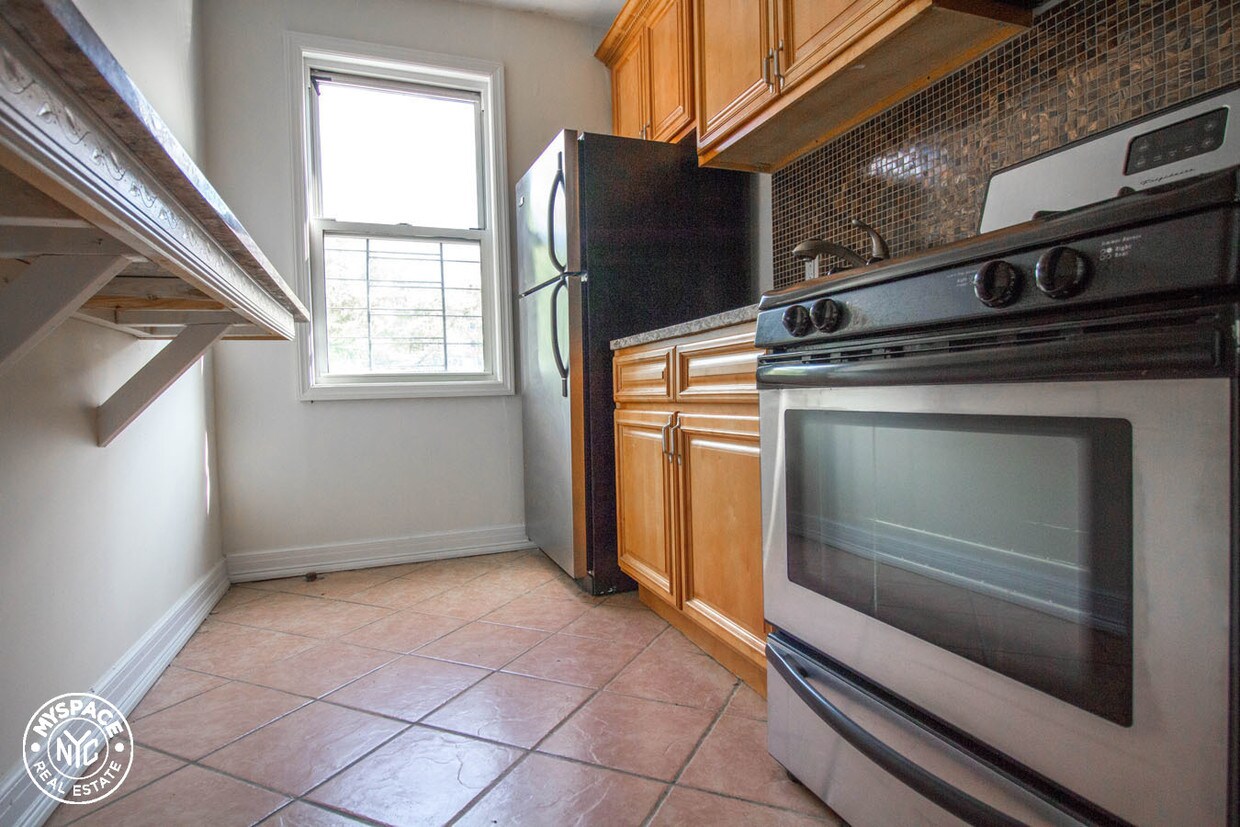 Foto principal - 652 Brooklyn Ave