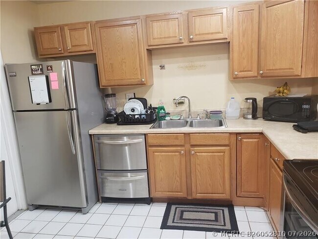 Foto del edificio - 8141 SW 24th Ct