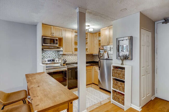 Foto del edificio - 2728 N Hampden Ct