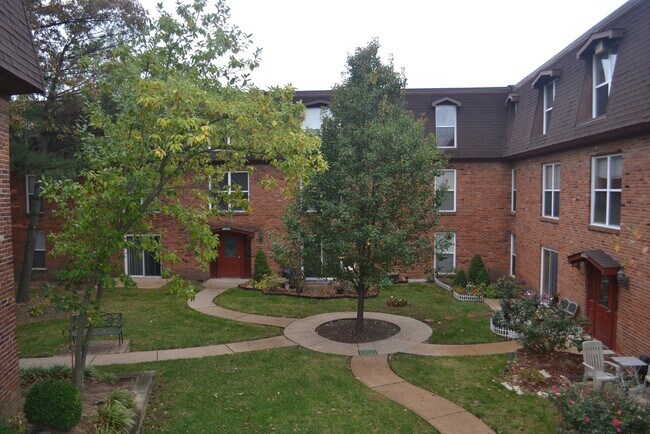 Building Photo - 11546 Concord Village Ave