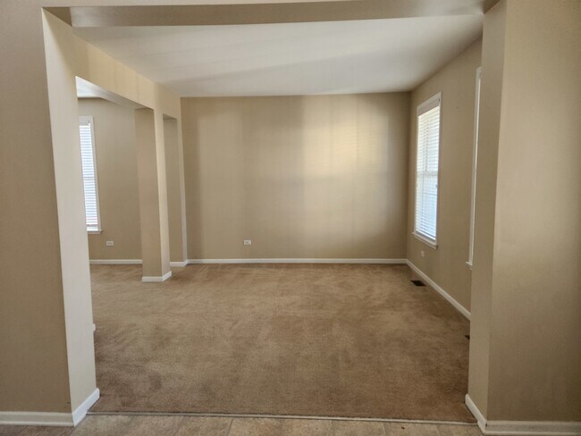 Building Photo - 8100 Shady Oak Rd