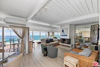 Building Photo - 27060 Malibu Cove Colony Dr