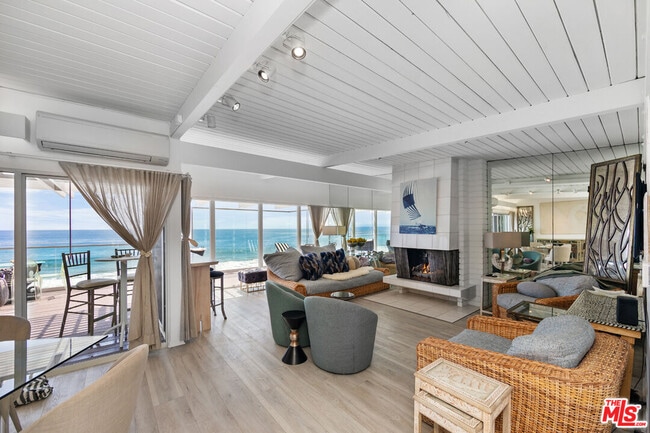 Building Photo - 27060 Malibu Cove Colony Dr