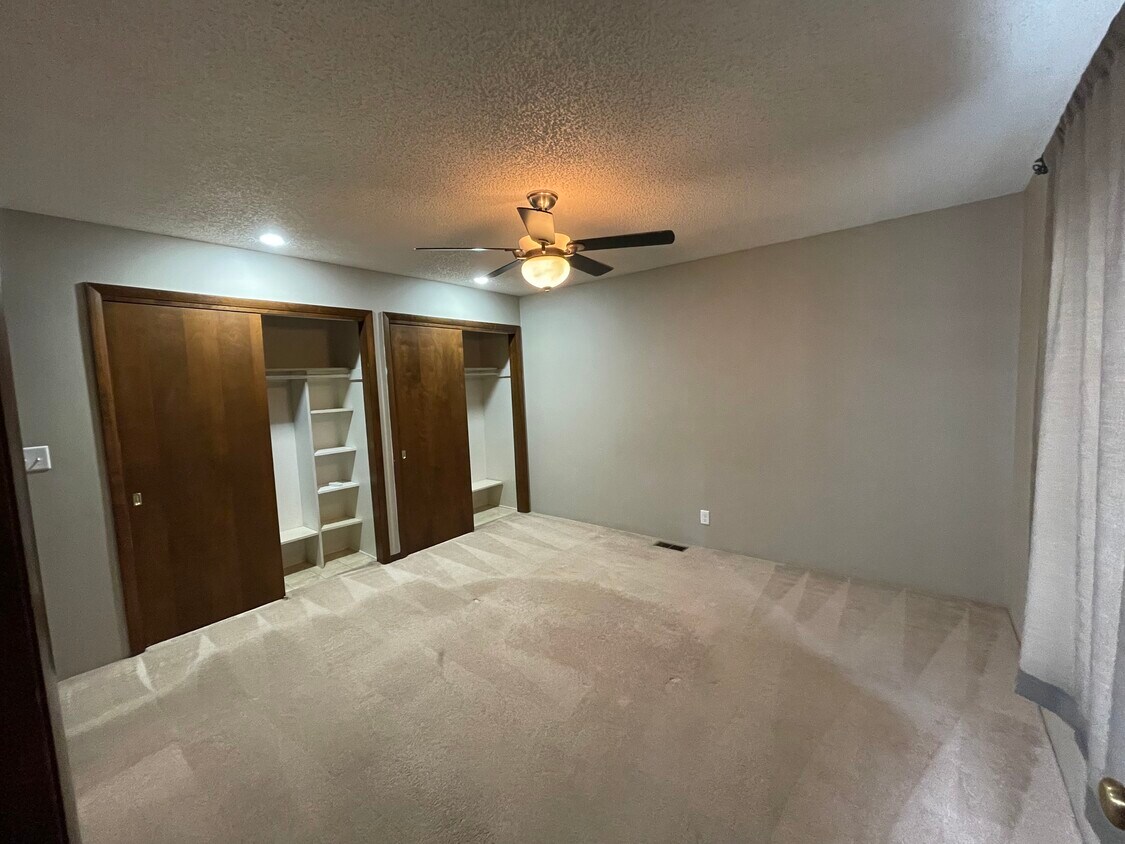 3717 Briarwood Ave, Lincoln, NE 68516 Townhome Rentals in Lincoln NE