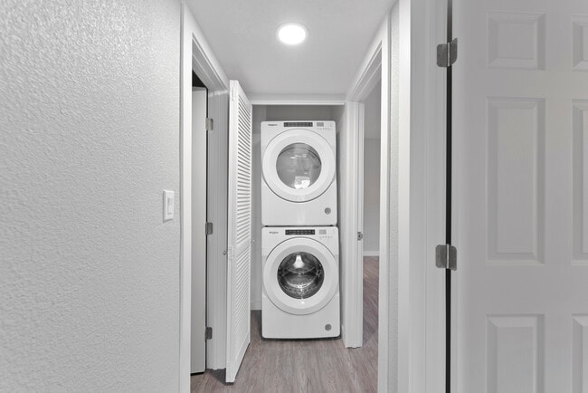 2 Bed x 2 Bath | 1,200 Sq ft. - Grove House