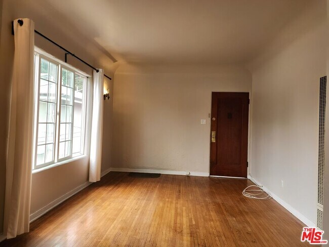 Foto del edificio - 1163 N Genesee Ave