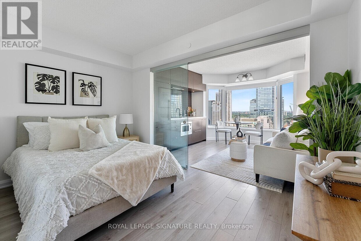 Photo principale - 155-2155 Yorkville Ave