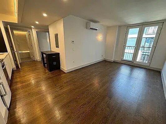 Foto principal - 150 Lenox Rd