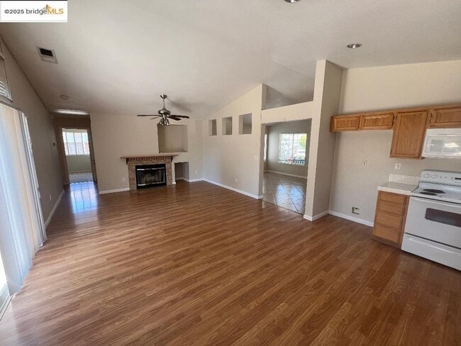 Building Photo - 3033 Mills Dr