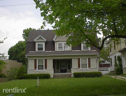 2 br, 1 bath - 707 Center St Apt 1 - 2 br, 1 bath  - 707 Center St Apt 1