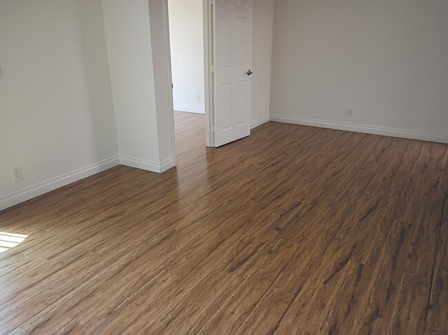 Building Photo - 4901 Heil Ave