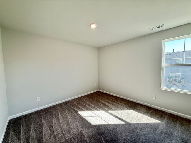 Building Photo - Stunning 3BD, 2.5BA Raleigh Townhome with ...