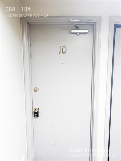 Foto del edificio - 562 Woodland Ave