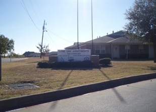 Primary Photo - Lone Oak Apartments