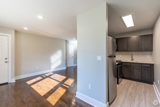 1BR, 1BA - 550SF - South Bridge Gardens