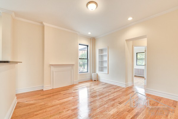 Building Photo - 621 Vanderbilt Ave