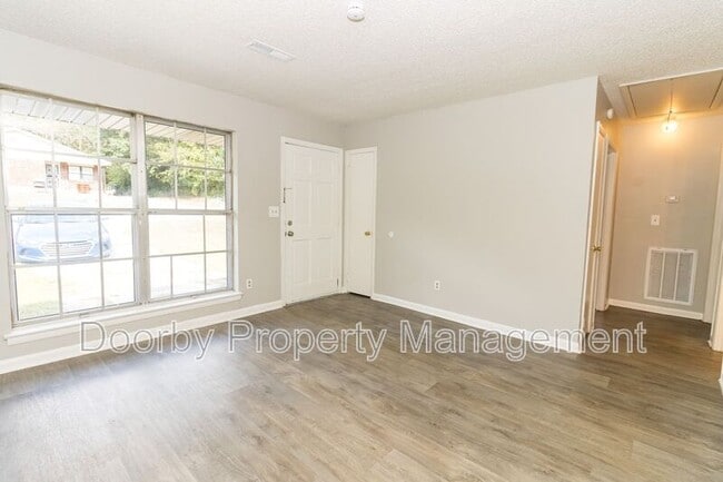 Building Photo - 7823 Basswood Ln