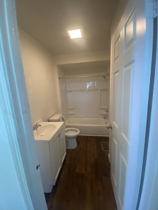 Building Photo - 360 S Camilla St