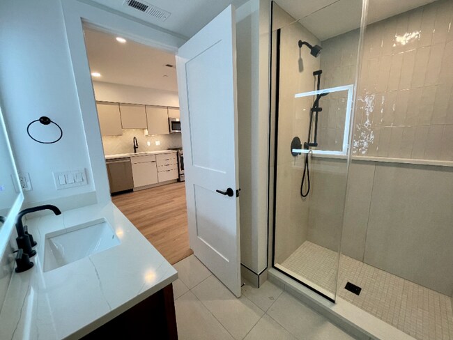 Foto del edificio - 716 L St SE