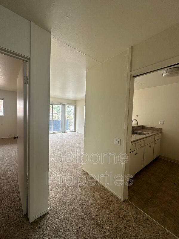 Foto del edificio - 356 Jayne Ave