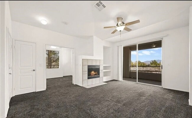 Foto del edificio - Two Bedroom Condo