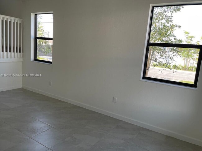Building Photo - 212 SW 159th Terrace