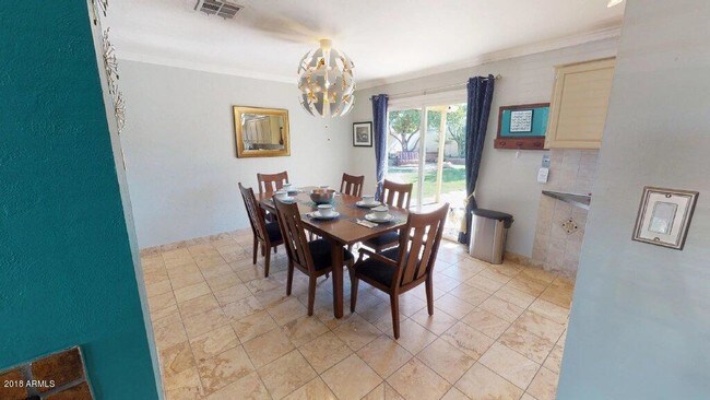 Foto del edificio - 6231 E Rose Cir Dr