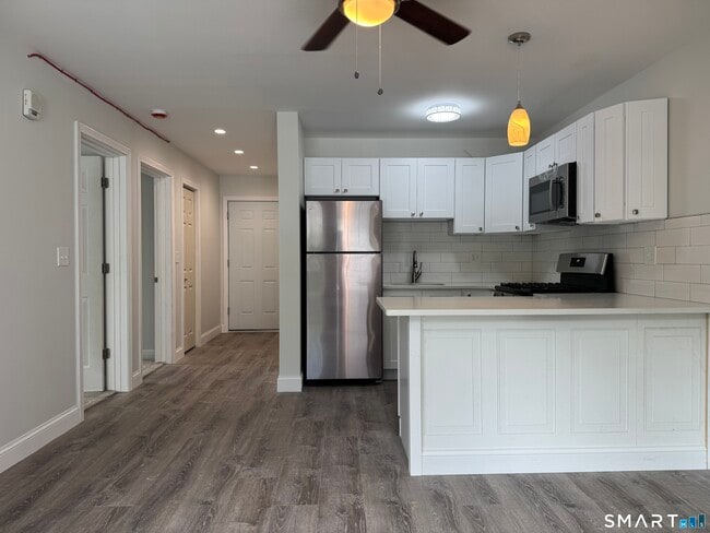 Building Photo - 1085 Whalley Ave